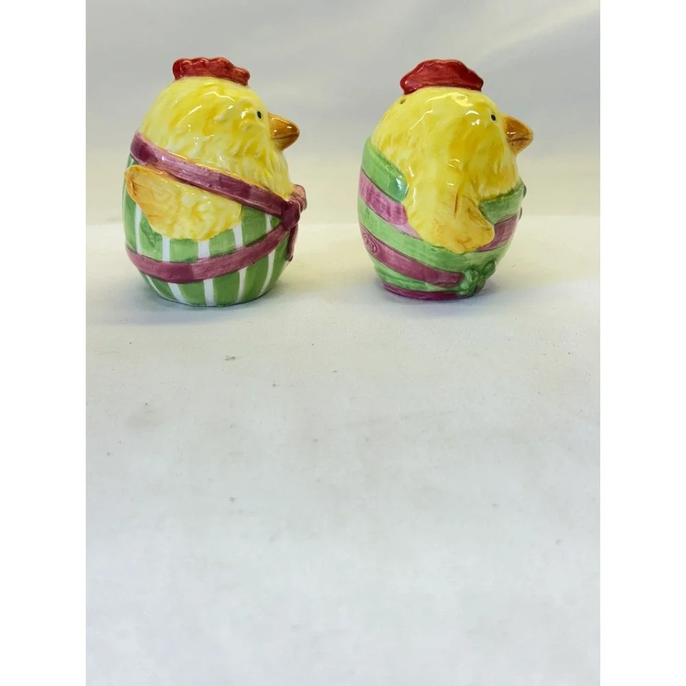 Vintage Ideal Home Range Easter Chicken Melamine Tray And Salt & Pepper Shakers